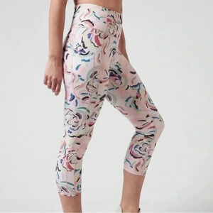 NWOT! Athleta Stash II Capri